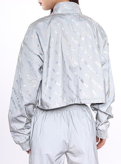 亮银灰色运动服羽绒服新半岛官方网站_半岛(中国)面料